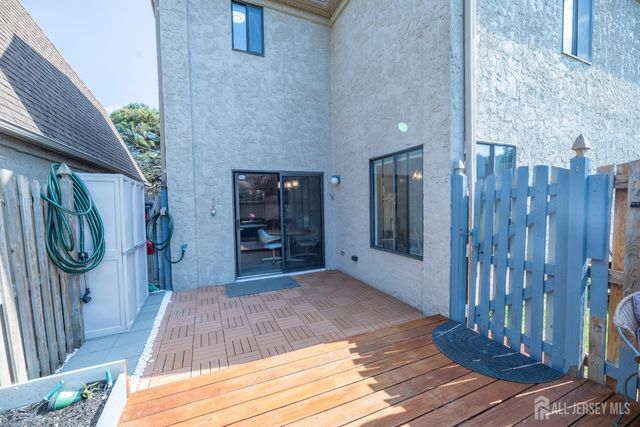 21 Carriage Place, Edison, NJ 08820