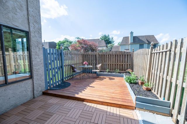 21 Carriage Place, Edison, NJ 08820