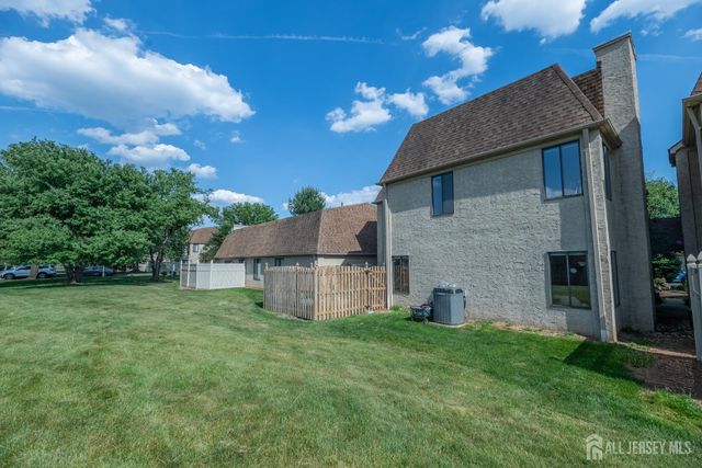 21 Carriage Place, Edison, NJ 08820