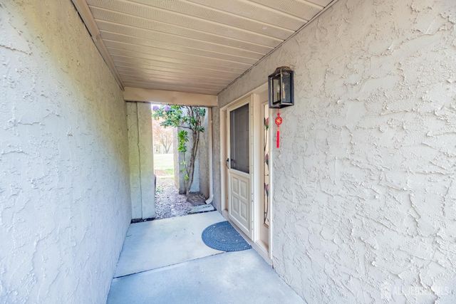 21 Carriage Place, Edison, NJ 08820