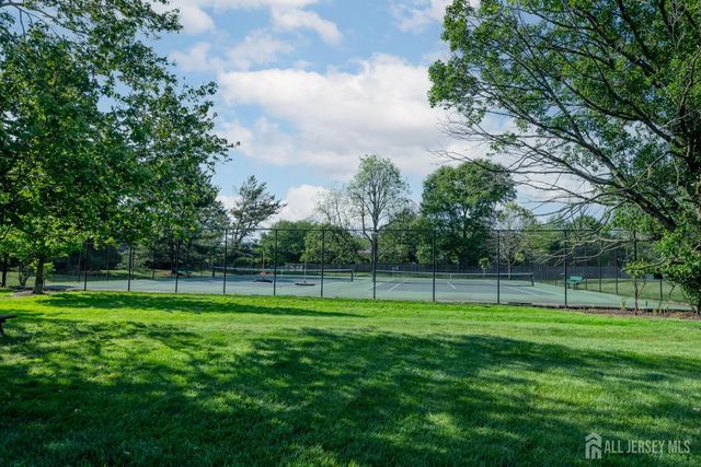 21 Carriage Place, Edison, NJ 08820