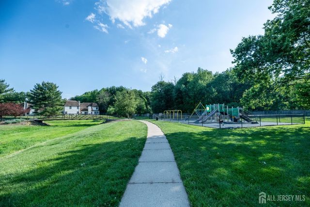 21 Carriage Place, Edison, NJ 08820