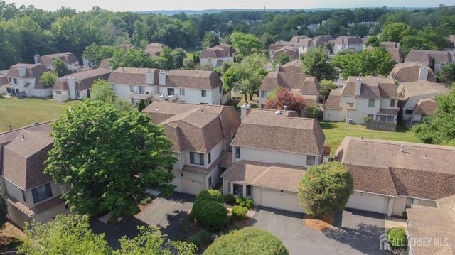 21 Carriage Place, Edison, NJ 08820