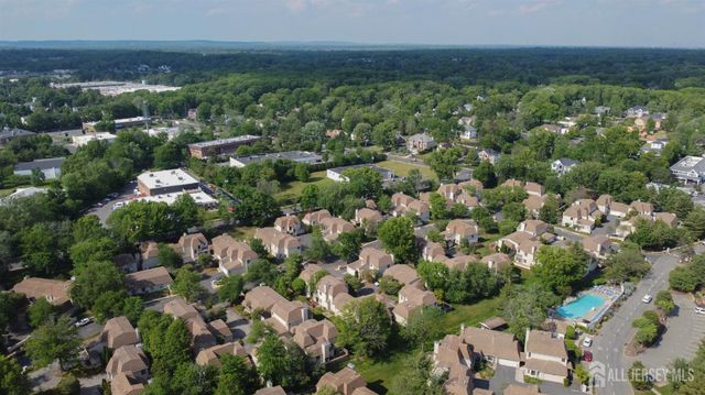 21 Carriage Place, Edison, NJ 08820