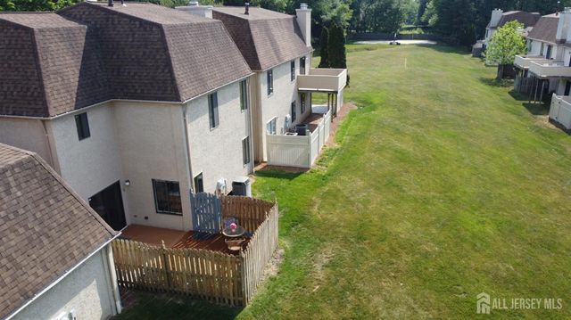21 Carriage Place, Edison, NJ 08820