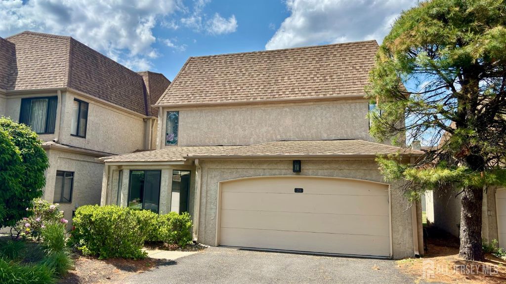 21 Carriage Place, Edison, NJ 08820