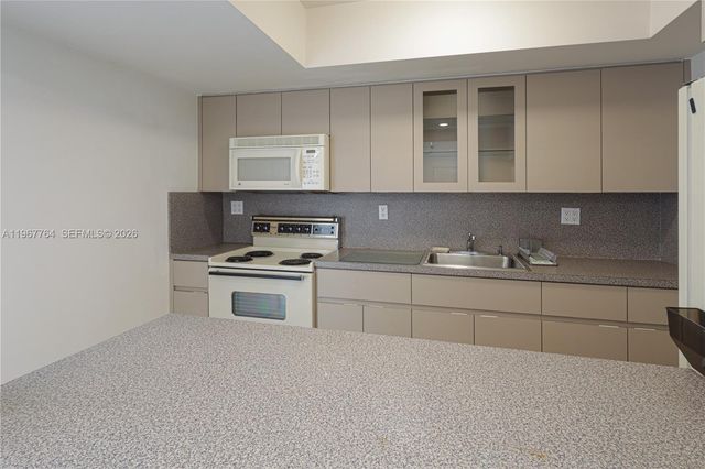 1700 NE 105th Street 512, Miami Shores, FL 33138
