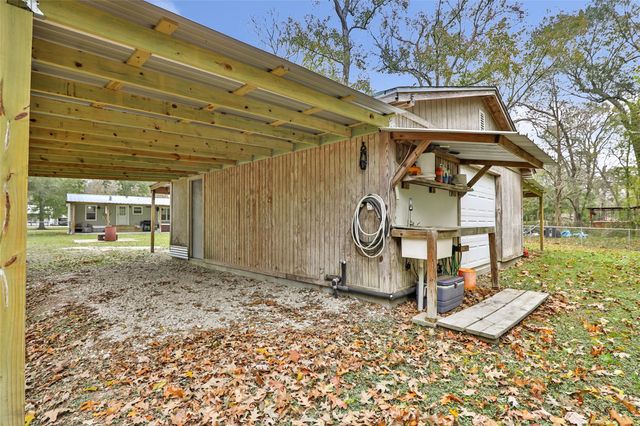 36 County Road 4535, Dayton, TX 77535