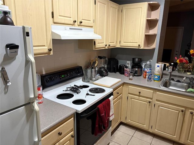 1150 LAKE SHADOW CIRCLE 3305, Maitland, FL 32751