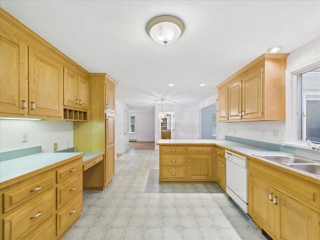 52 Barque Cir, Dennis, MA 02660