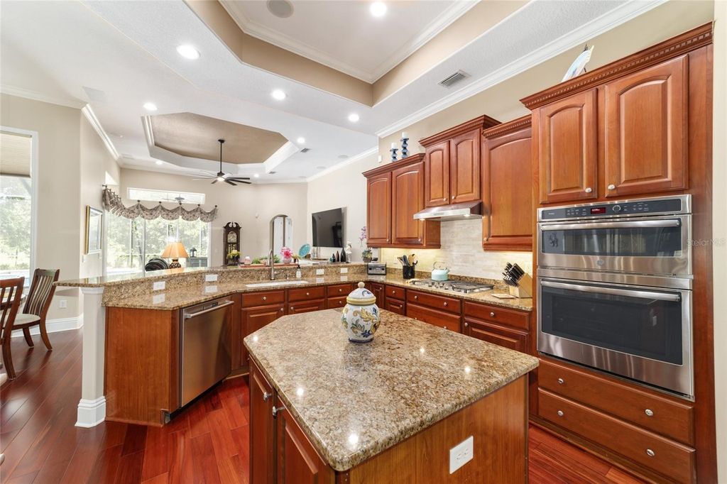 Image 16 of property listing at 4352 SE 6TH AVENUE, Ocala, FL 34480