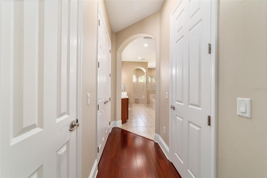 Image 26 of property listing at 4352 SE 6TH AVENUE, Ocala, FL 34480