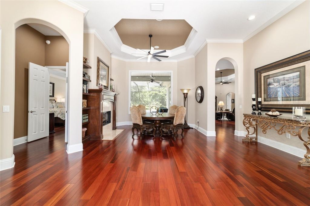 Image 5 of property listing at 4352 SE 6TH AVENUE, Ocala, FL 34480