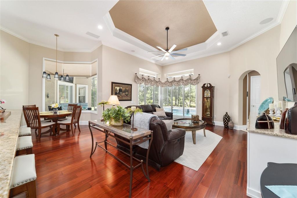 Image 9 of property listing at 4352 SE 6TH AVENUE, Ocala, FL 34480