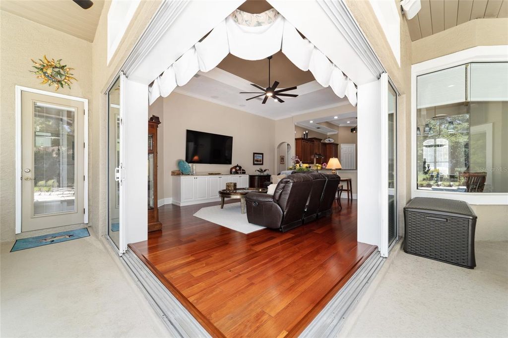 Image 10 of property listing at 4352 SE 6TH AVENUE, Ocala, FL 34480