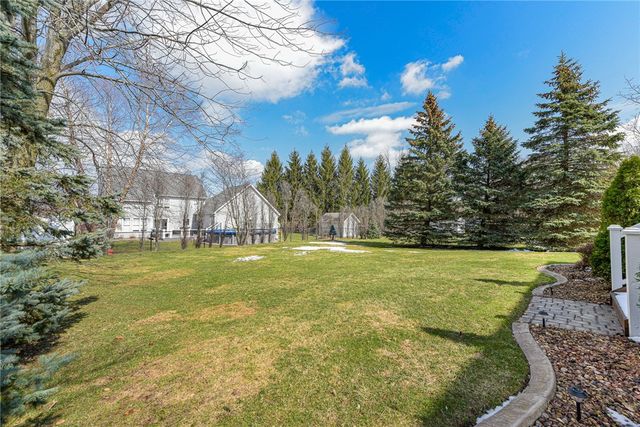 54 Redtail Run, Greece, NY 14612