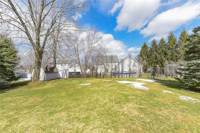 54 Redtail Run, Greece, NY 14612