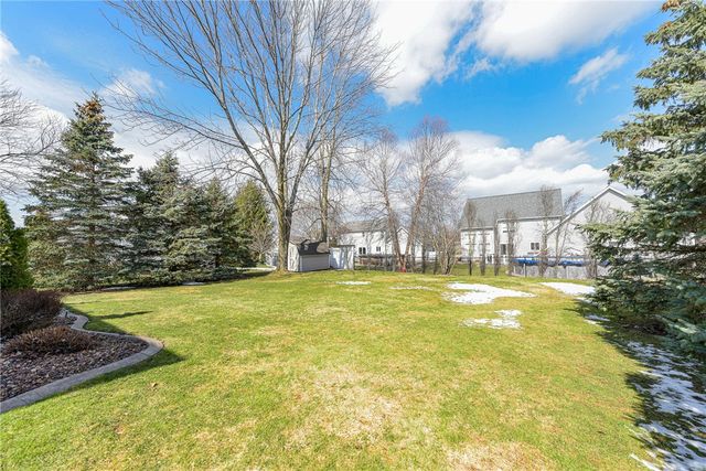 54 Redtail Run, Greece, NY 14612