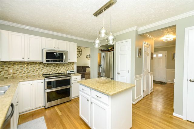 54 Redtail Run, Greece, NY 14612