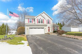 54 Redtail Run, Greece, NY 14612