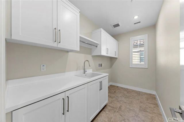 130 Tomahawk, Irvine, CA 92618