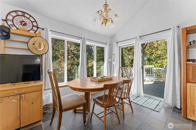 241 Chickadee Mountain Lane, Chelan, WA 98816