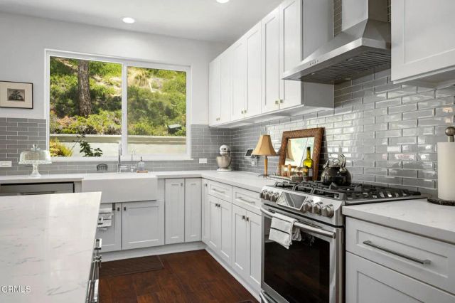 916 Calle Del Pacifico, Glendale, CA 91208