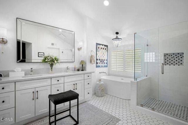 916 Calle Del Pacifico, Glendale, CA 91208