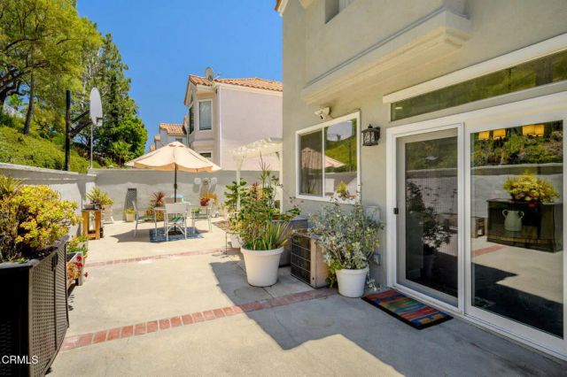 916 Calle Del Pacifico, Glendale, CA 91208