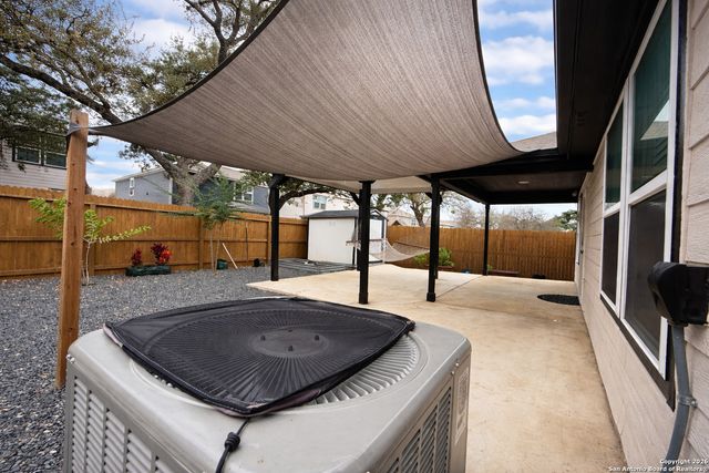 7325 Yucca Pl, San Antonio, TX 78253