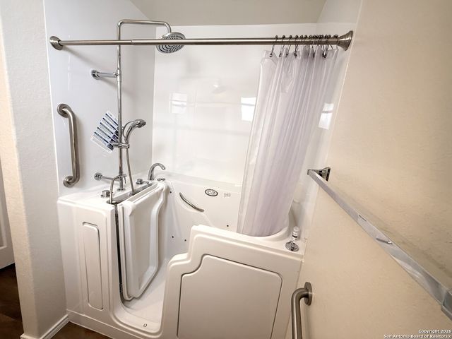 7325 Yucca Pl, San Antonio, TX 78253