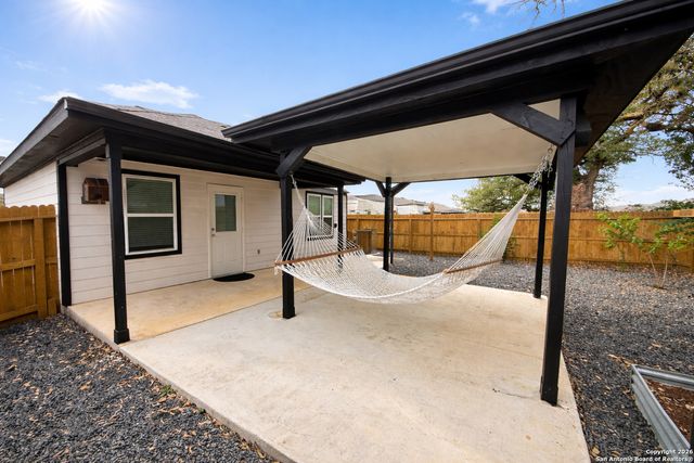 7325 Yucca Pl, San Antonio, TX 78253