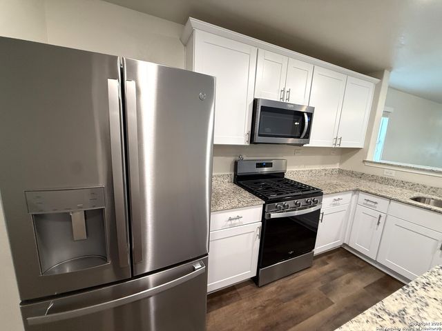 7325 Yucca Pl, San Antonio, TX 78253