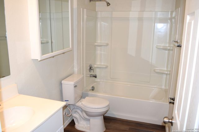 7325 Yucca Pl, San Antonio, TX 78253