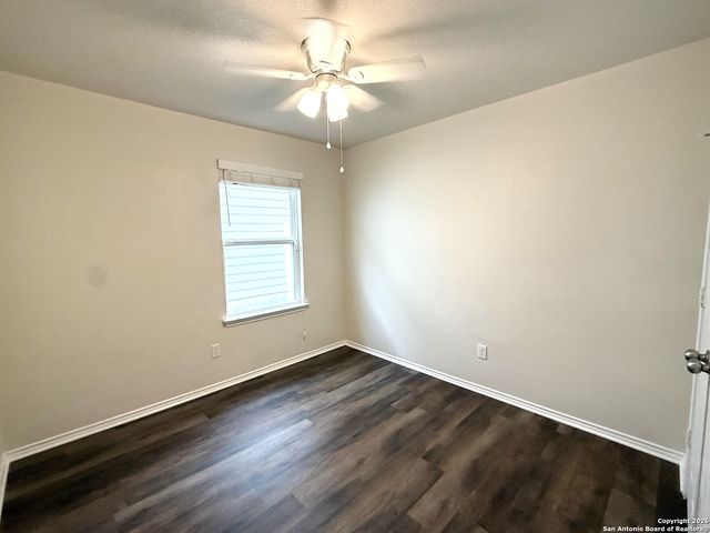 7325 Yucca Pl, San Antonio, TX 78253