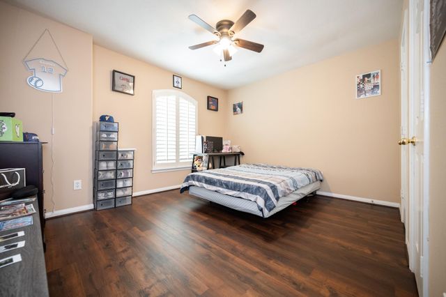 1823 Blue Water Bay Drive, Katy, TX 77494