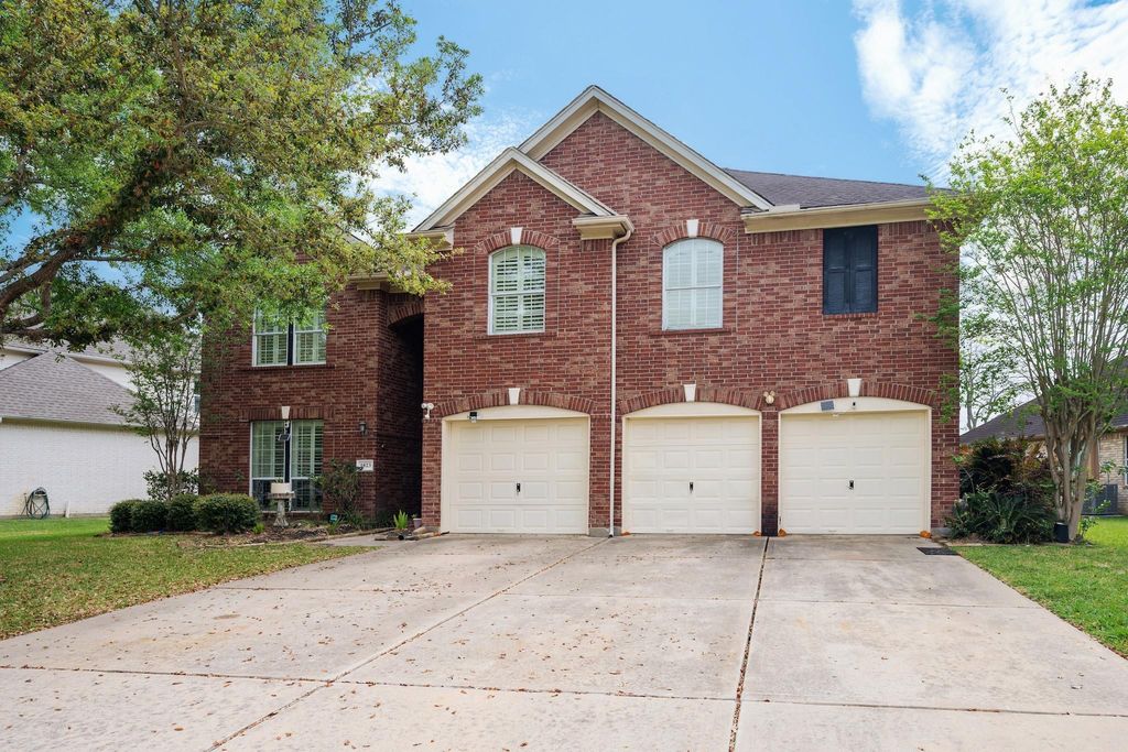 1823 Blue Water Bay Drive, Katy, TX 77494