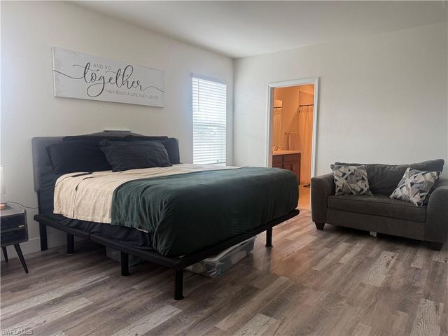 2624 NE 7th AVE, Cape Coral, FL 33909