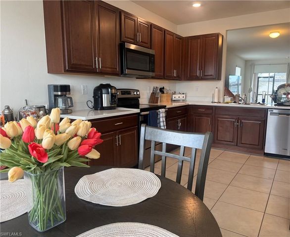 2624 NE 7th AVE, Cape Coral, FL 33909