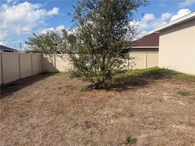 2624 NE 7th AVE, Cape Coral, FL 33909