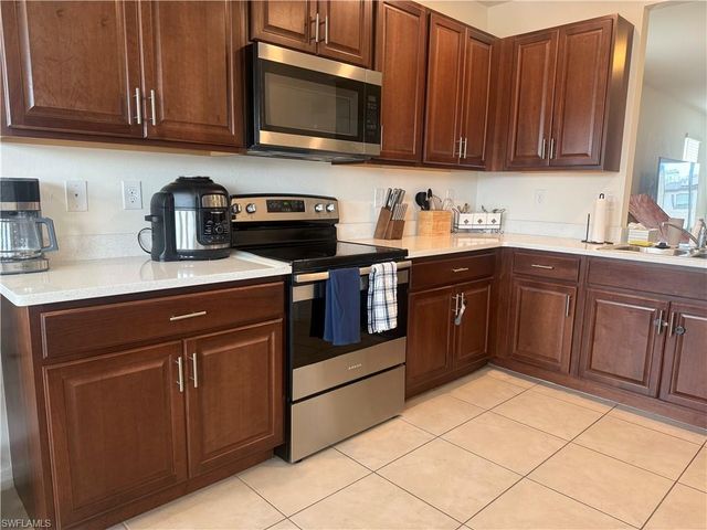 2624 NE 7th AVE, Cape Coral, FL 33909