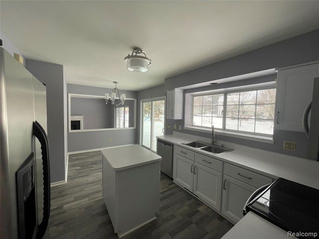 45225 Yorkshire Drive, Novi, MI 48375