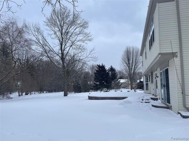 45225 Yorkshire Drive, Novi, MI 48375