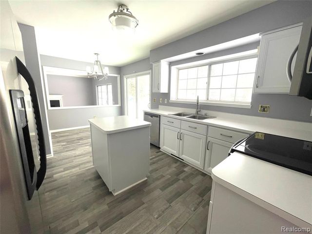 45225 Yorkshire Drive, Novi, MI 48375