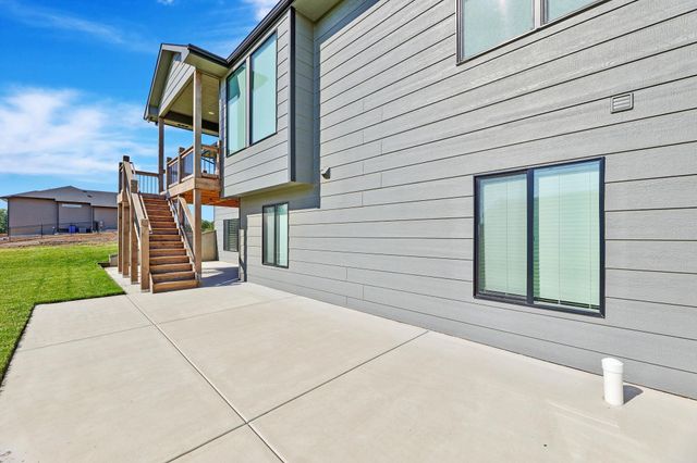230 S Wellcrest, Goddard, KS 67052