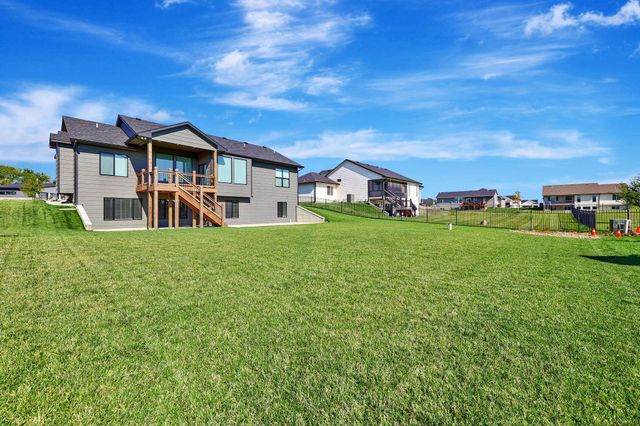 230 S Wellcrest, Goddard, KS 67052