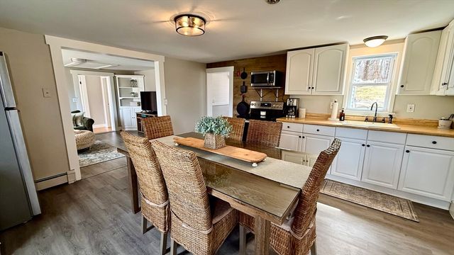 59 Redstone Hill Rd, Sterling, MA 01564