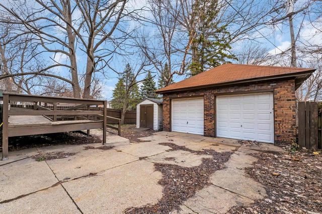 6027 18th AVENUE, Kenosha, WI 53143