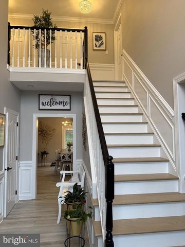 239 HEATHER RIDGE CIR, West Chester, PA 19382