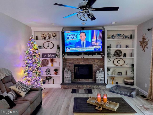 239 HEATHER RIDGE CIR, West Chester, PA 19382